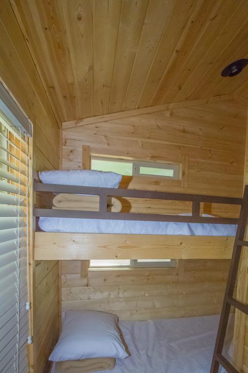 Lake Of The Springs Camping Resort Cottage 1 Oregon House Room photo
